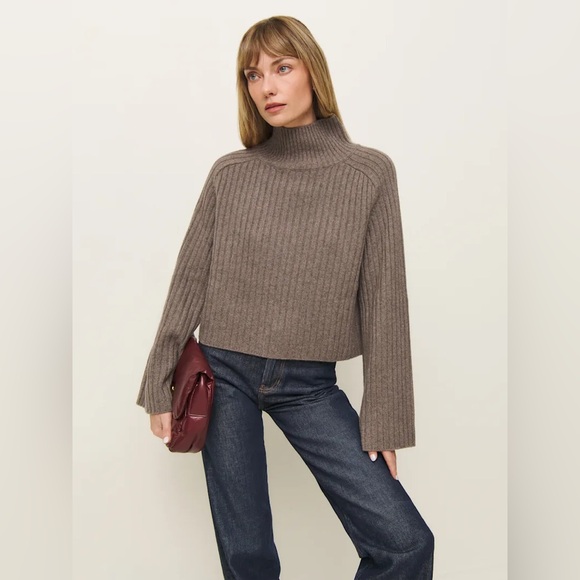 Reformation Sweaters - Reformation Brooke cashmere cropped sweater in ribbed cocoa - size s